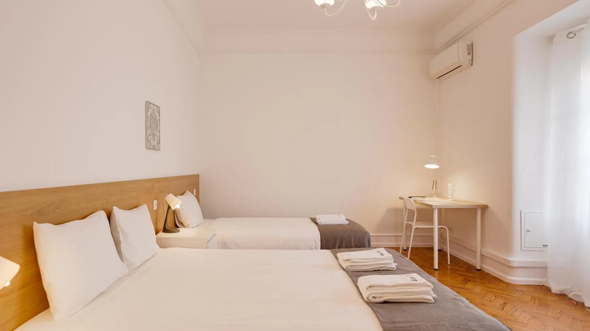 Home Out Rooms & Apartments Lizbona 0*,  Portugalia