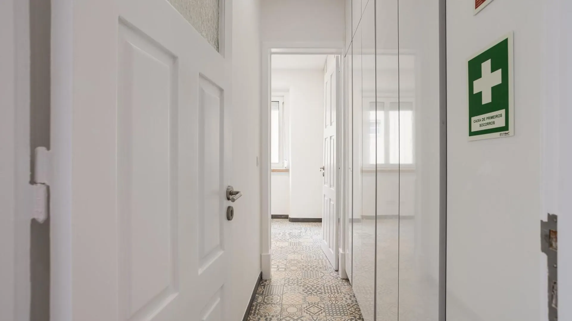 Home Out Rooms & Apartments