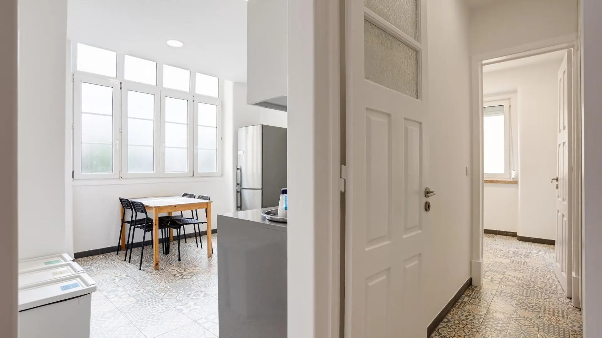 Home Out Rooms & Apartments