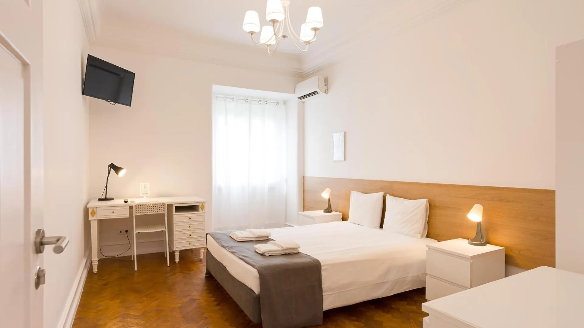 Home Out Rooms & Apartments Portugal