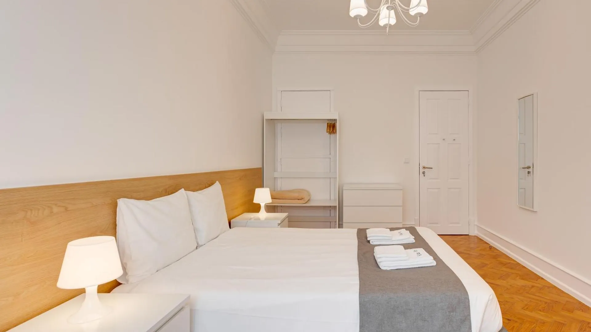 Home Out Rooms & Apartments