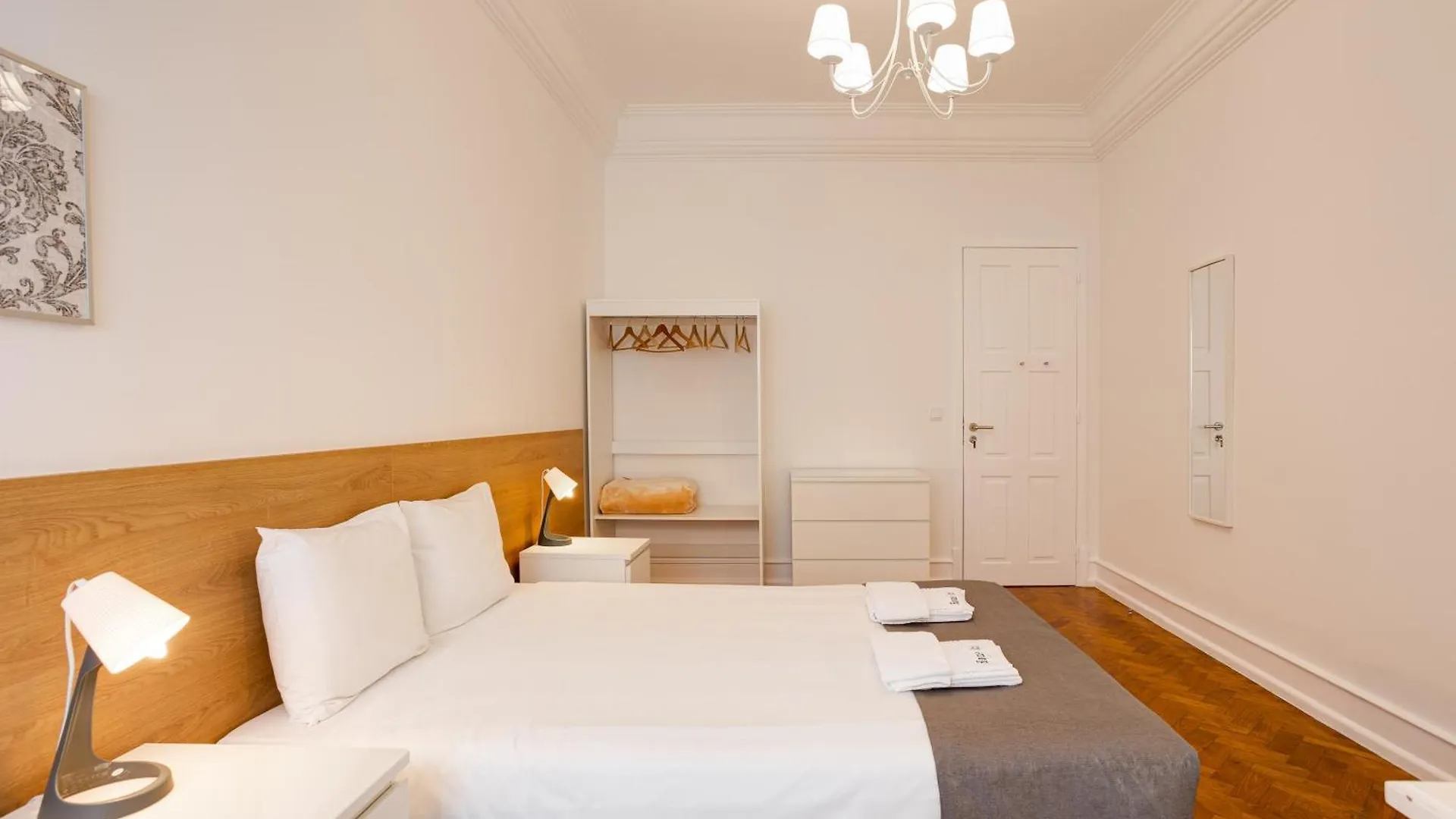 Home Out Rooms & Apartments Portugal