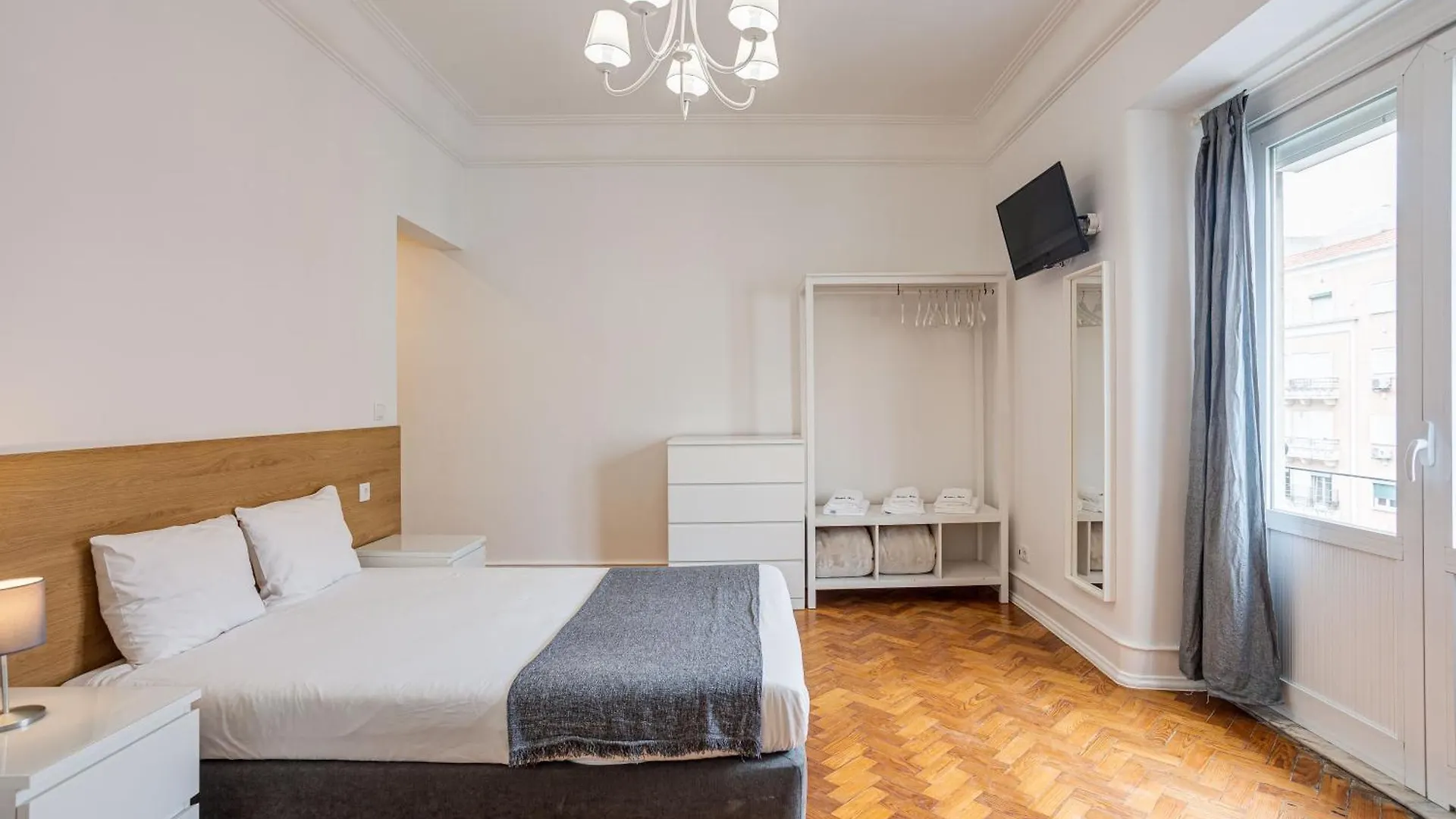 Home Out Rooms & Apartments Portugal