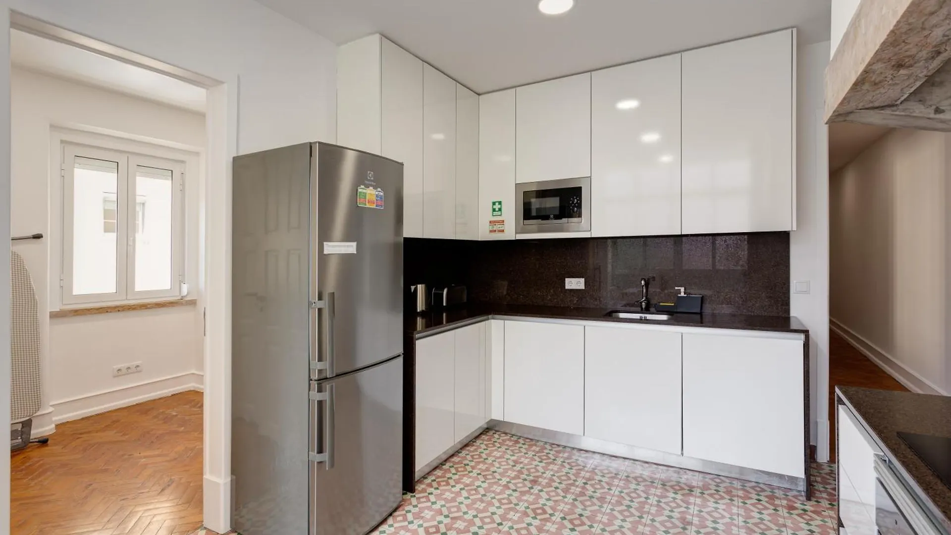 Home Out Rooms & Apartments