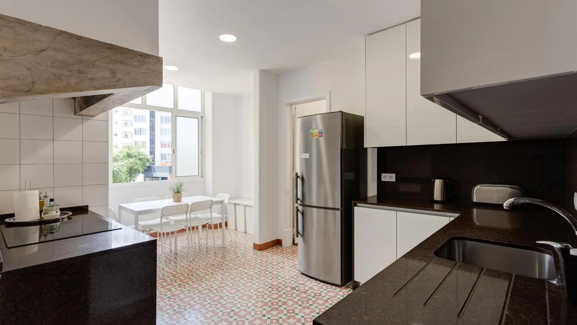 Home Out Rooms & Apartments Portugal