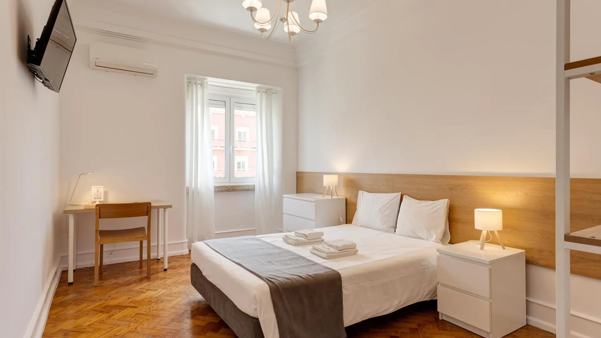 Home Out Rooms & Apartments Portugal