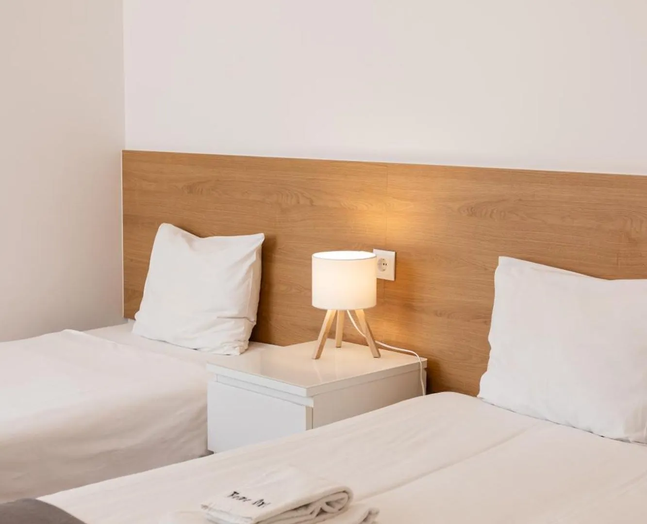 Home Out Rooms & Apartments  Lisbon