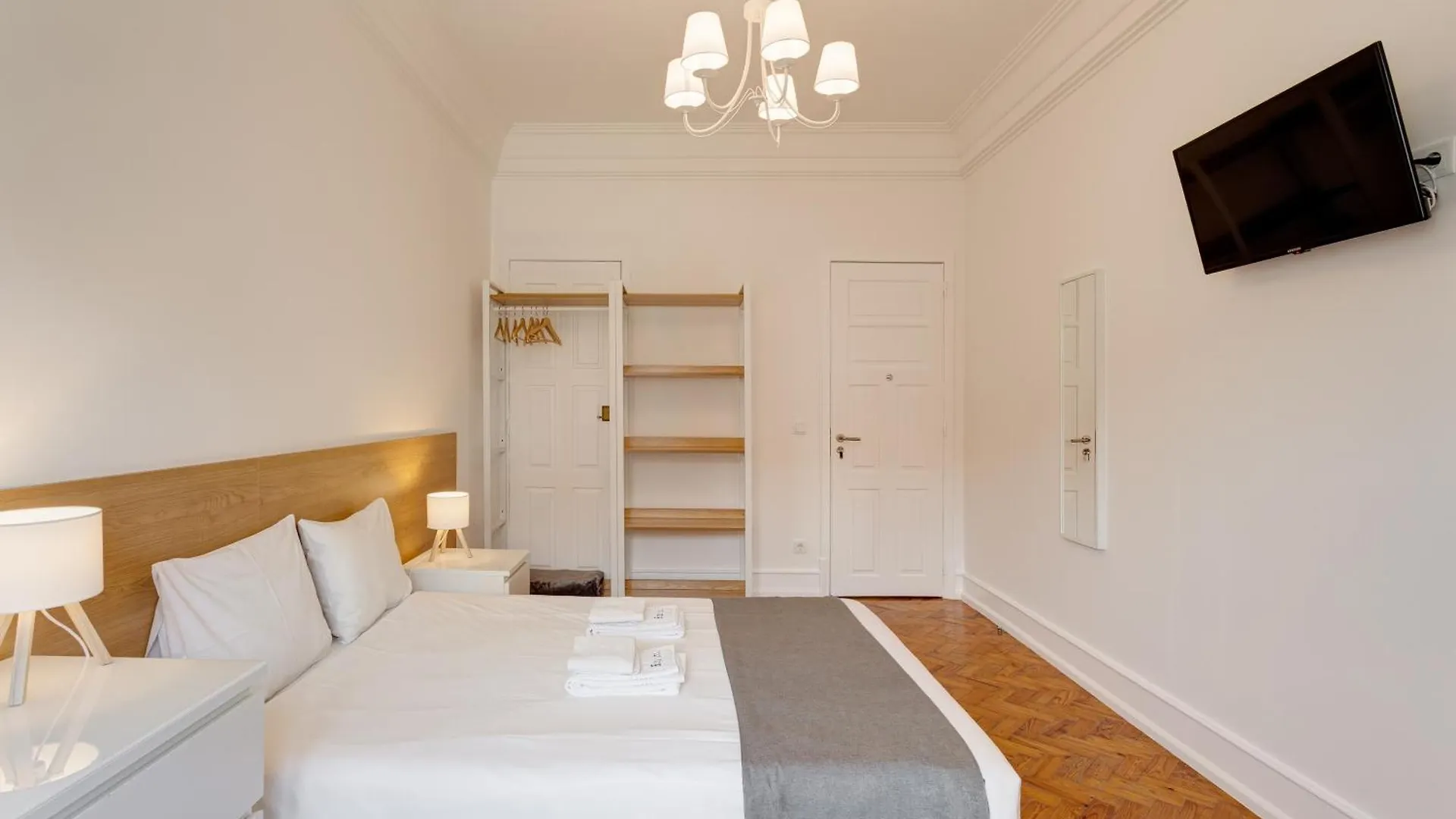 Home Out Rooms & Apartments