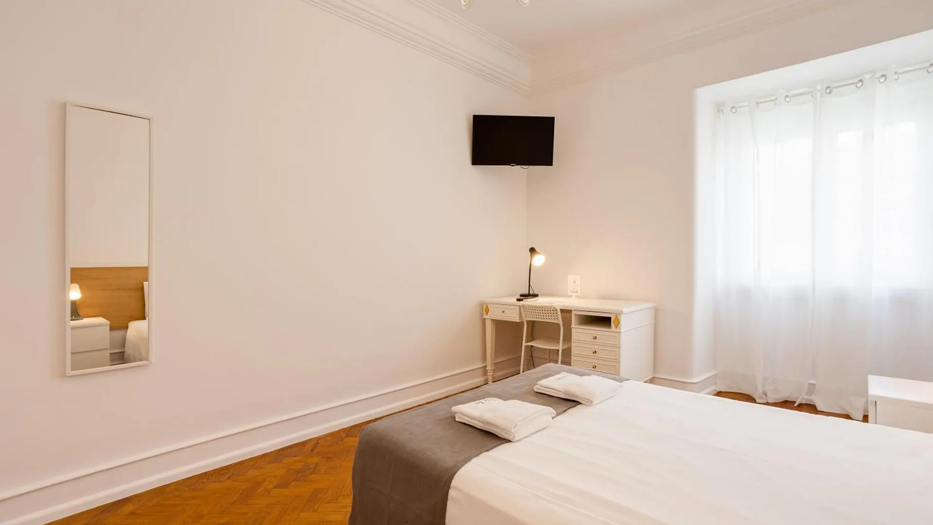 Home Out Rooms & Apartments
