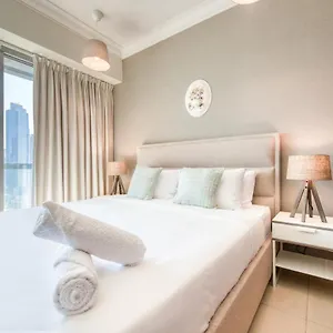 Prime Retreats - Downtown Apartment Dubai