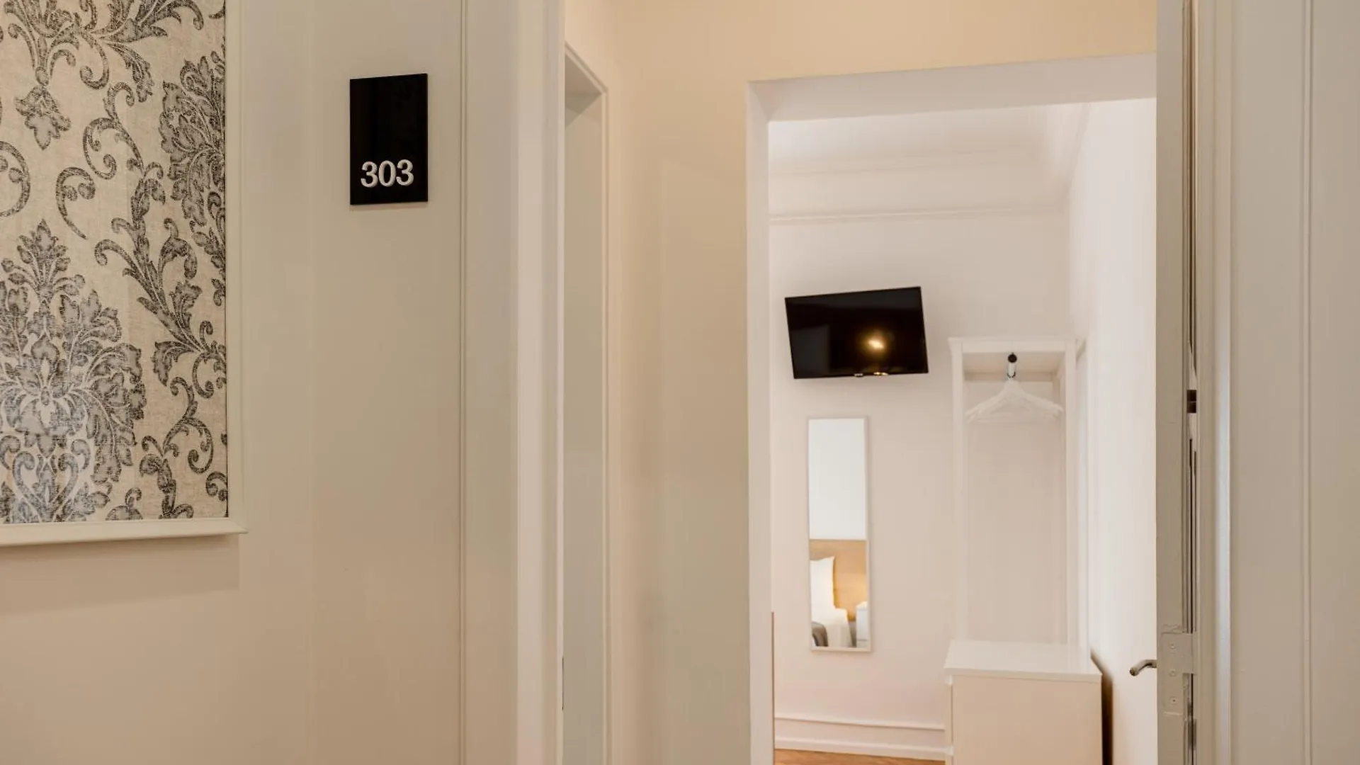 Home Out Rooms & Apartments Лиссабон