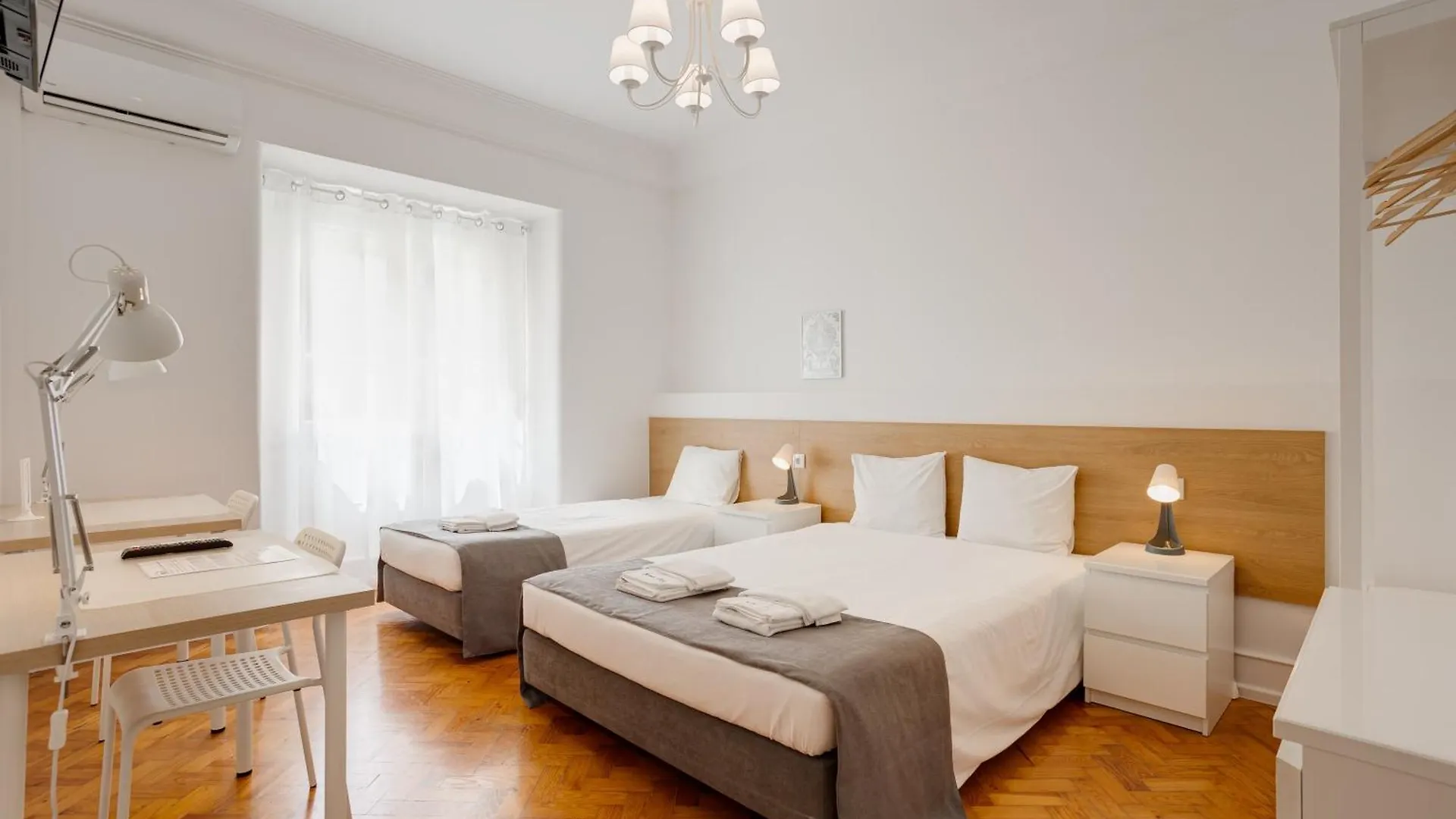 Home Out Rooms & Apartments Portugal