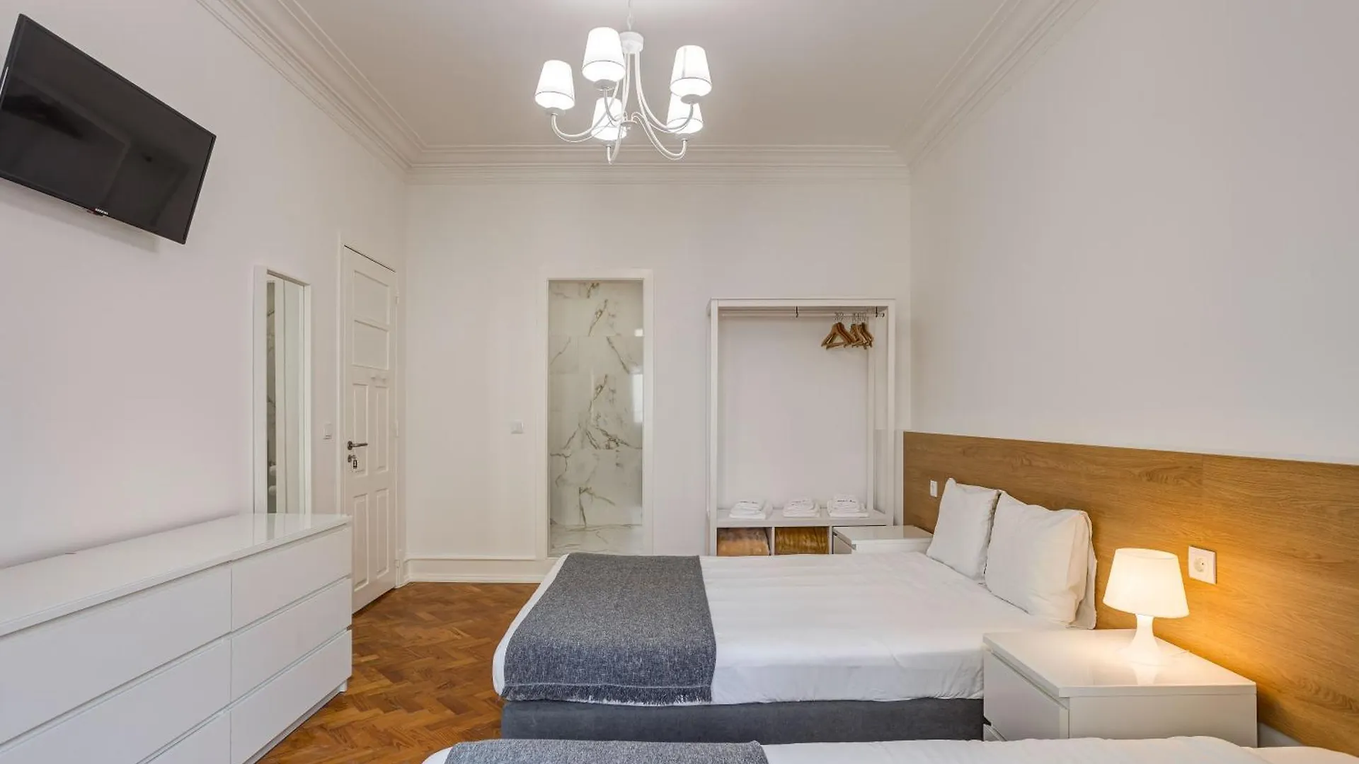 Home Out Rooms & Apartments Lisbona 0*,  Portogallo